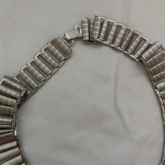 Mid chest Cleopatra Style Silver Necklace - Picture 3 of 3